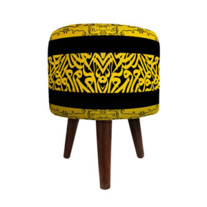 Runder Samt-Hocker mit Holzbeinen, inspiriert von persischer Kunst, Gelbe Kalligraphie