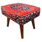 Traditioneller roter persischer Hocker mit Holzbeinen und Samtstoff, Mona