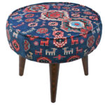 Traditioneller persischer Hocker mit Holzbeinen und Samtstoff, Zoha