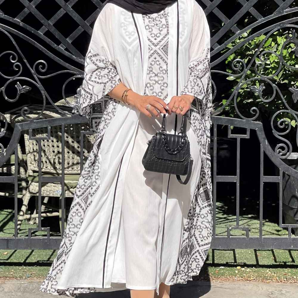 Elegante Abaya für Frauen mit Luftigen Ärmeln und Weichem Stoff