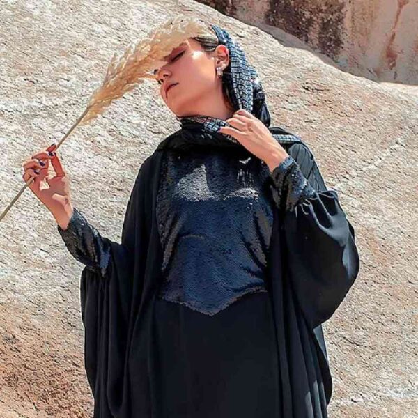 Elegante Schmetterlings-Abaya für Frauen – Weicher Stoff & Einzigartiges Design