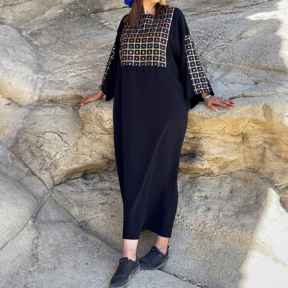 Traditionelle Abaya für Frauen mit Stickerei und Weichem Stoff