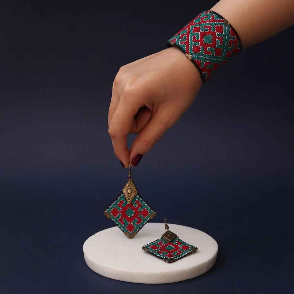 Persisches gesticktes Ohrring- & Armband-Set Modell Arezoo