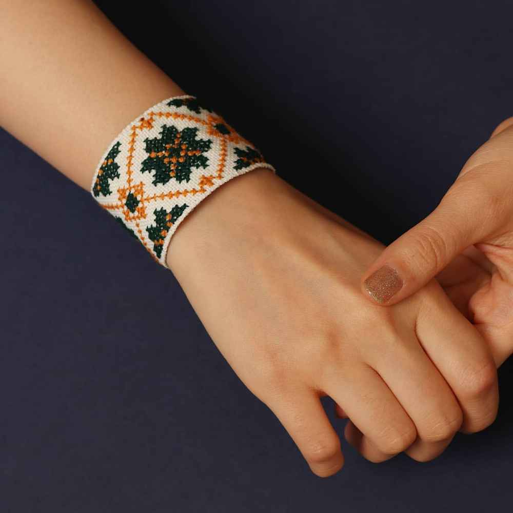 Persisches gesticktes Ohrring- & Armband-Set Modell Dara