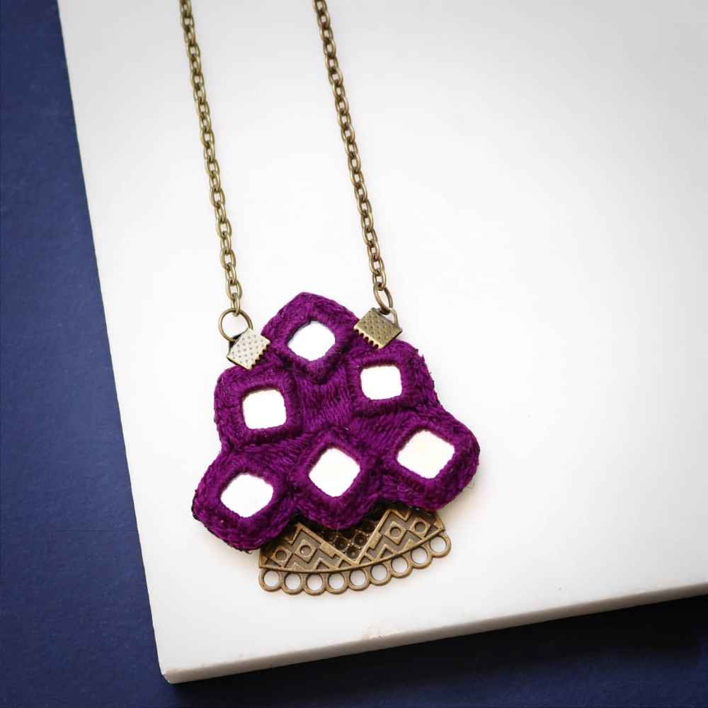 Persisches gesticktes Halsketten- & Ohrring-Set Modell Violett