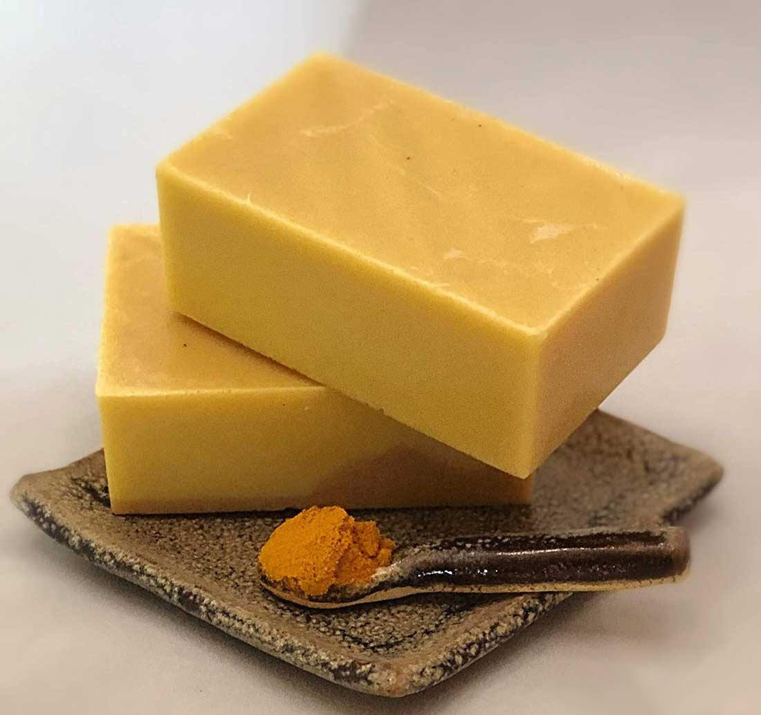 Traditionelle handgemachte Kurkuma-Seife (12 Stück)