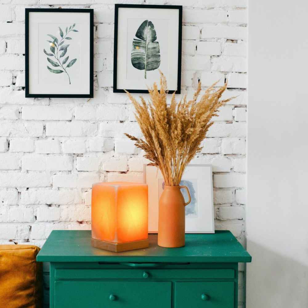 Persische Würfel-Salzlampe – Handgefertigtes Dara-Design mit Holzsockel