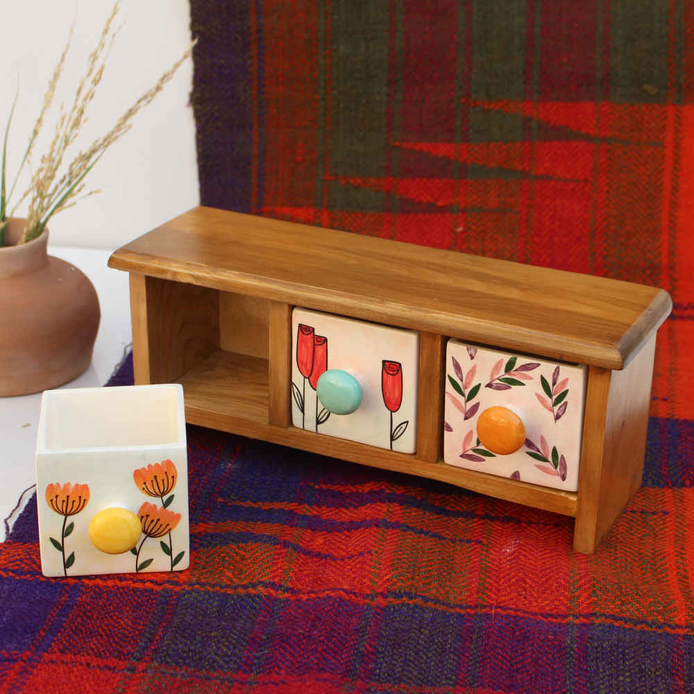 Handgefertigte Kommode mit 3 Keramikschubladen und Holzkasten