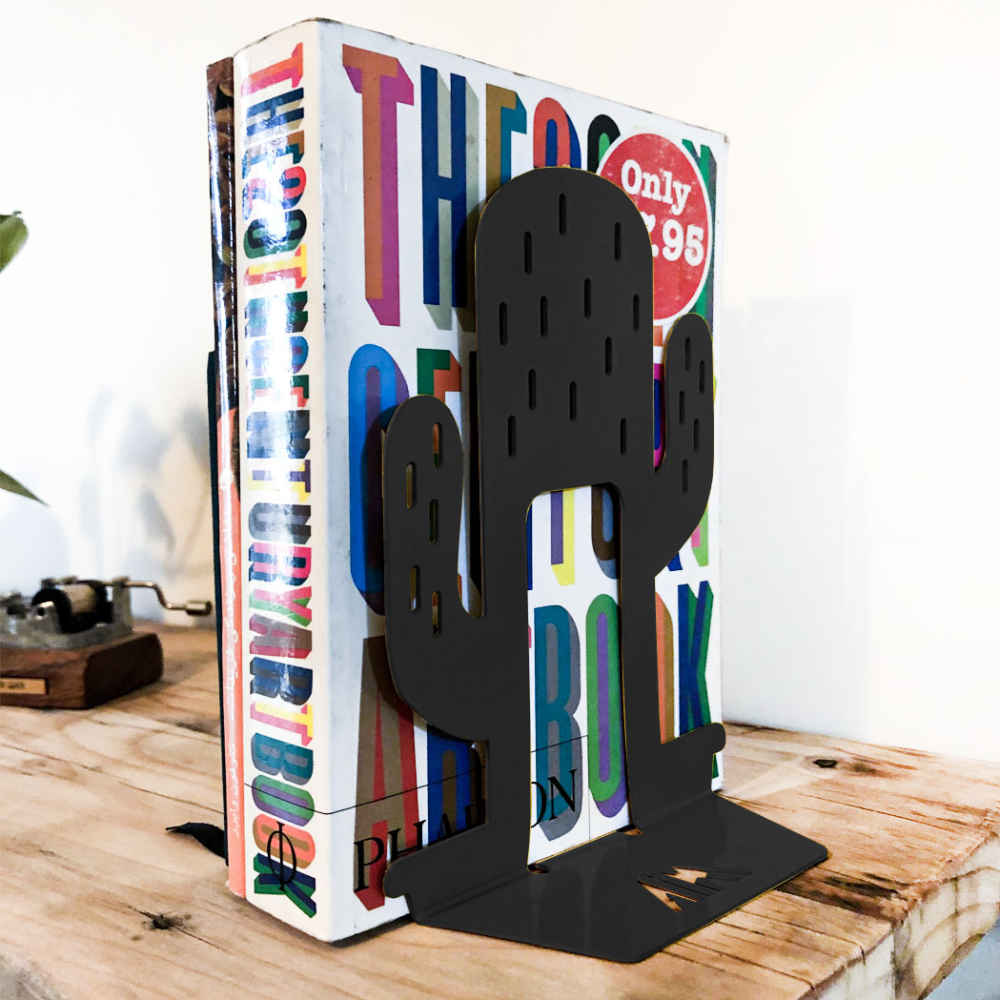 Kaktus-Design Buchstütze aus Metallkunst – perfekt für Boho-Stil Räume