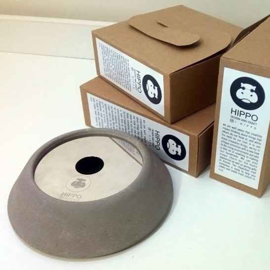 Moderner minimalistischer Zement-Aschenbecher