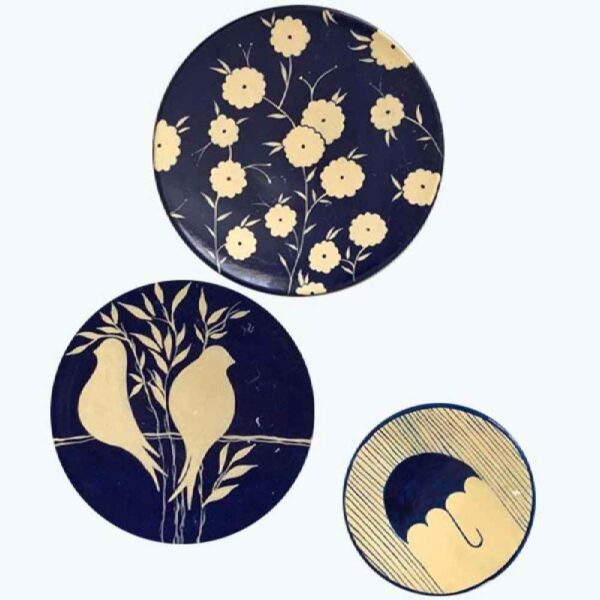 Set von 3 handgemalten dekorativen Keramiktellern Blumen