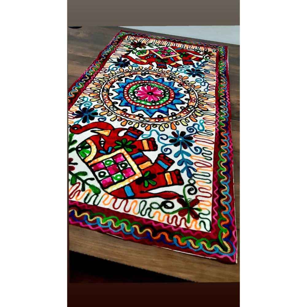 Bestickte Wandteppich-Wanddekoration – Balochi Heritage Shina Textilkunst