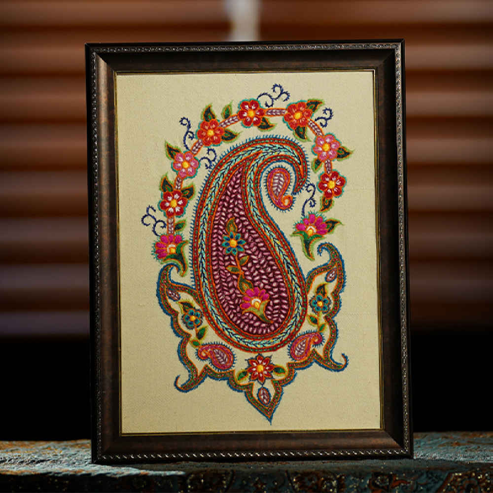Persische Bestickte Wandteppich-Wanddekoration – Florale Paisley Textilkunst