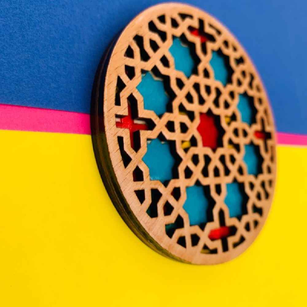 Geometrischer Holzuntersetzer mit dem Design Afra (x2)