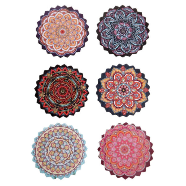 Künstlerisches Set aus Untersetzern mit dem Design Laya