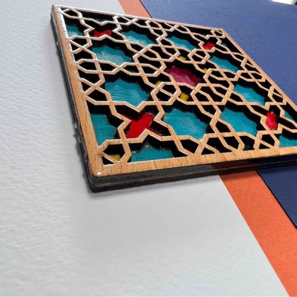 Geometrischer Holzuntersetzer mit dem Design Tina (x2)