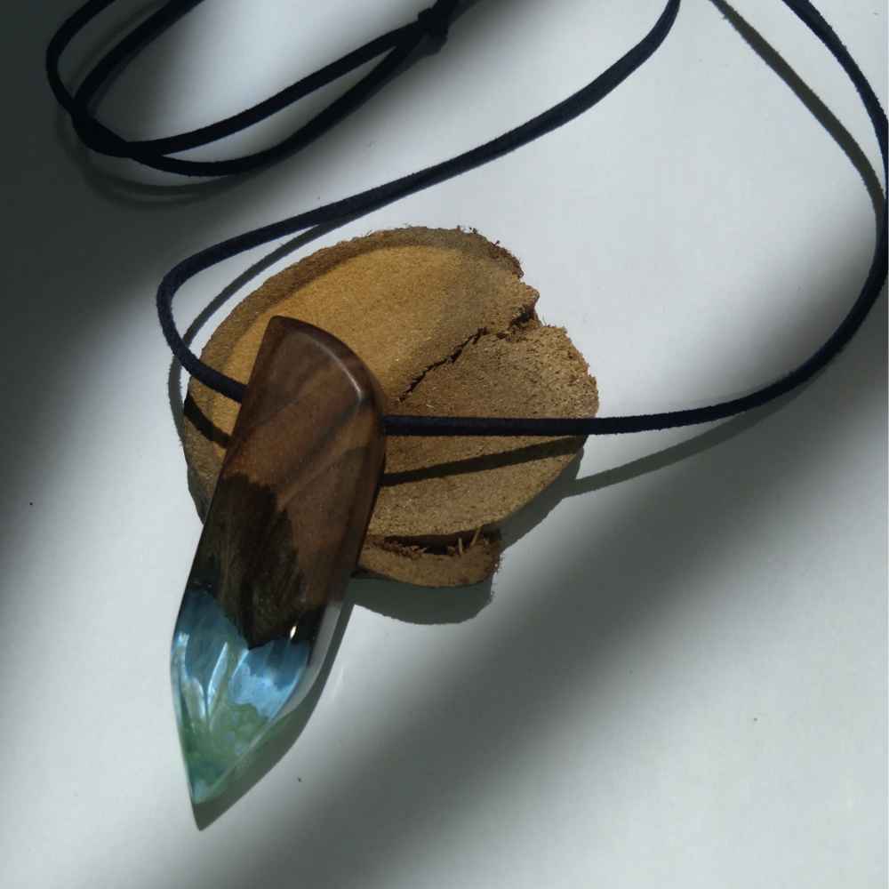 Holz- & Harz-Halskette, handgefertigt, künstlerisch, auffälliger Stil Kian