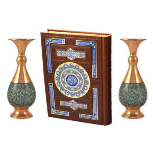 Schatzhaftes persisches Minakari Vasen- und Quran-Buch-Geschenkset