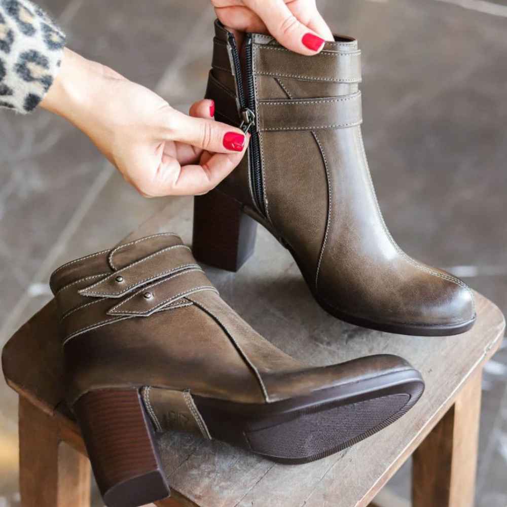 Lederstiefeletten für Frauen – Modell 112