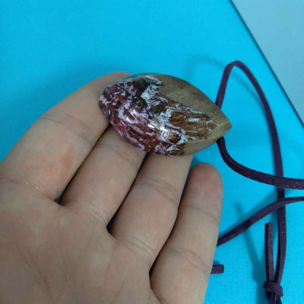 Holz- & Harz-Halskette, handgefertigt, künstlerisch, auffälliger Stil Berg