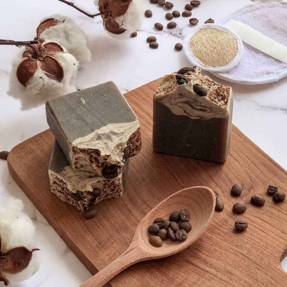 Natürliche Seifenbar für normale Haut mit Kaffeepulver (x6)