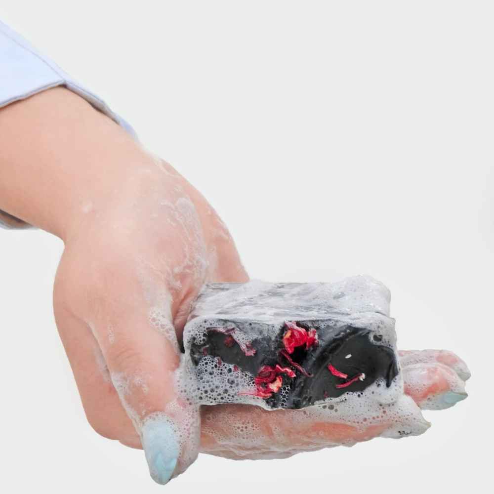 Natürliche schwarze Reinigungsseife für fettige Haut (x6)