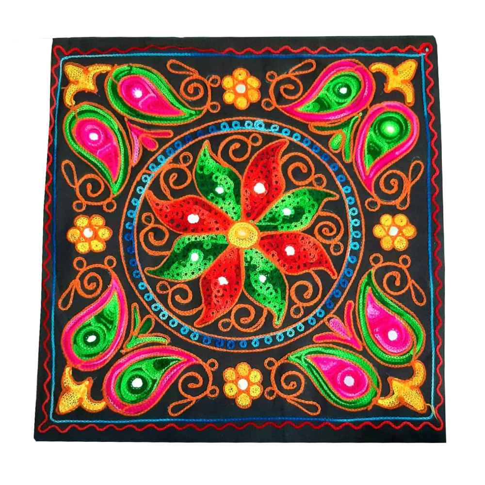 Bestickter Kissenbezug – Blumen Suzani-Design