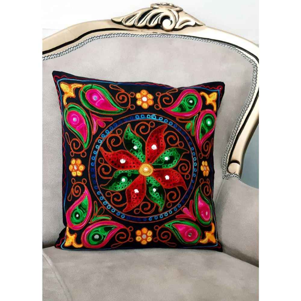 Bestickter Kissenbezug – Blumen Suzani-Design