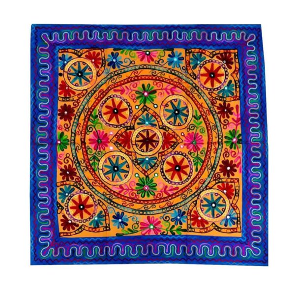 Handbestickte Tischdecke Modell Sky