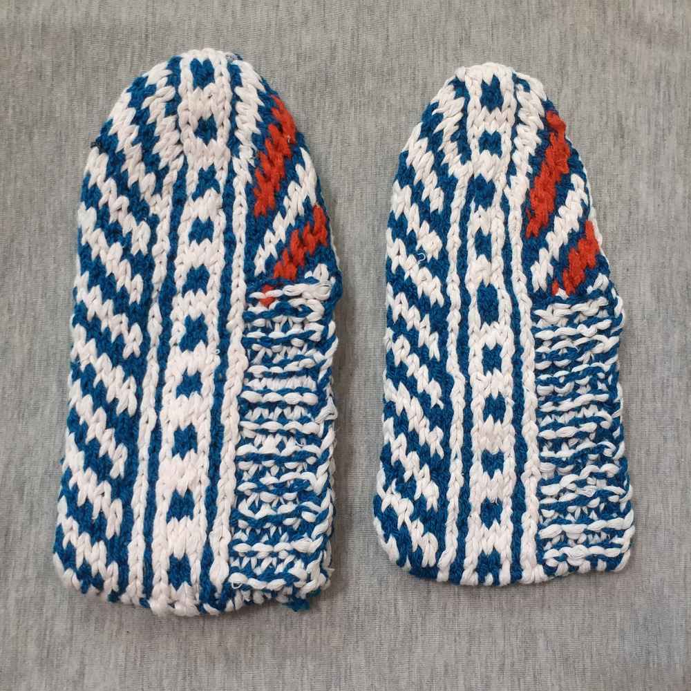 Aserbaidschanische Häkelslippers für Damen aus Acrylfaser, gestrickt Modell Farima