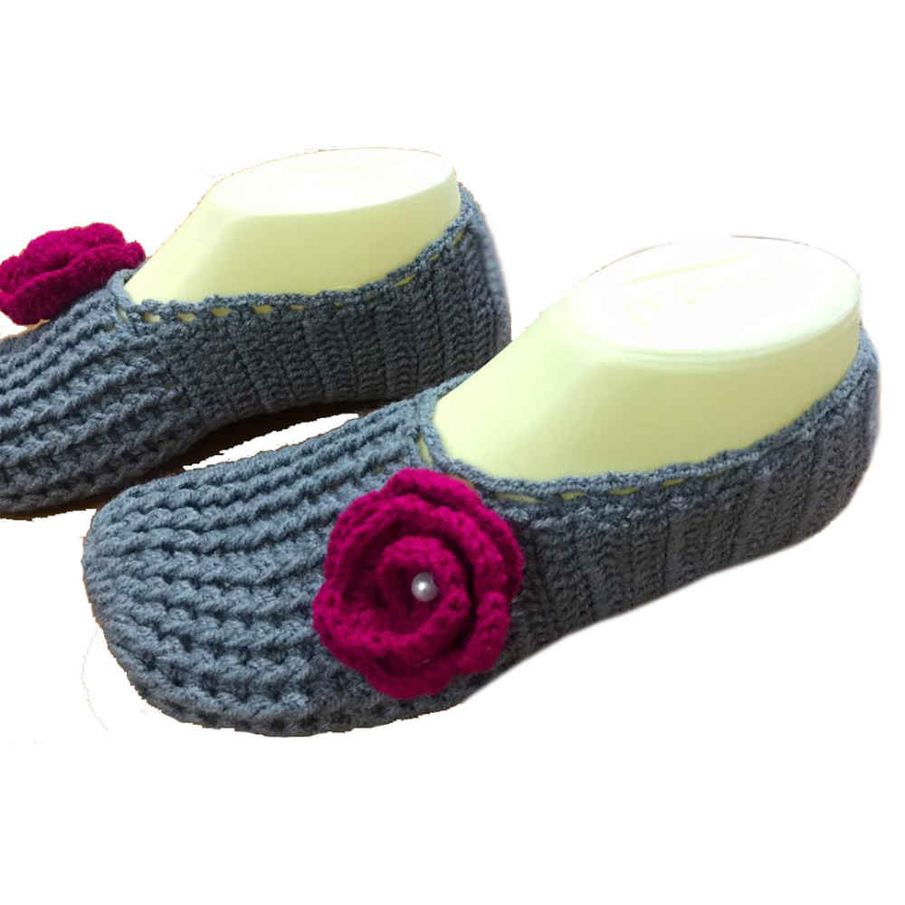 Häkelslippers für Damen aus Acrylfaser, gestrickt mit Blumenmuster
