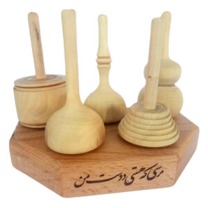 Set aus 5 klassischen persischen Holzkreisel – Traditionelle handgefertigte Spielzeuge