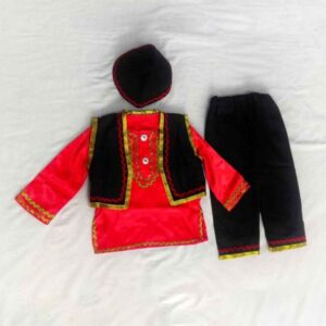 Traditionelles Kleidungsset für persische Jungen