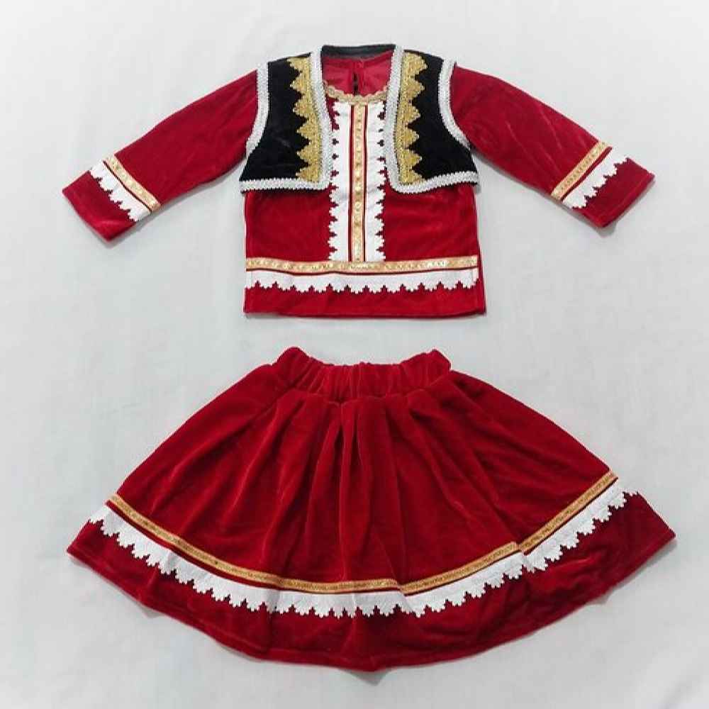 Traditionelles Kleidungsset für persische Frauen