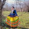 Traditionelles Gilaki-Kleidungsset für persische Mädchen