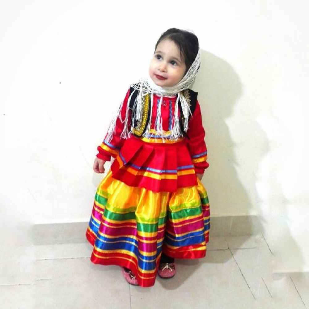 Traditionelles Kleidungsset für persische Gilani-Frauen