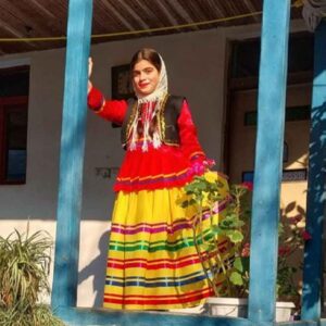 Traditionelles Kleidungsset für persische Gilani-Frauen