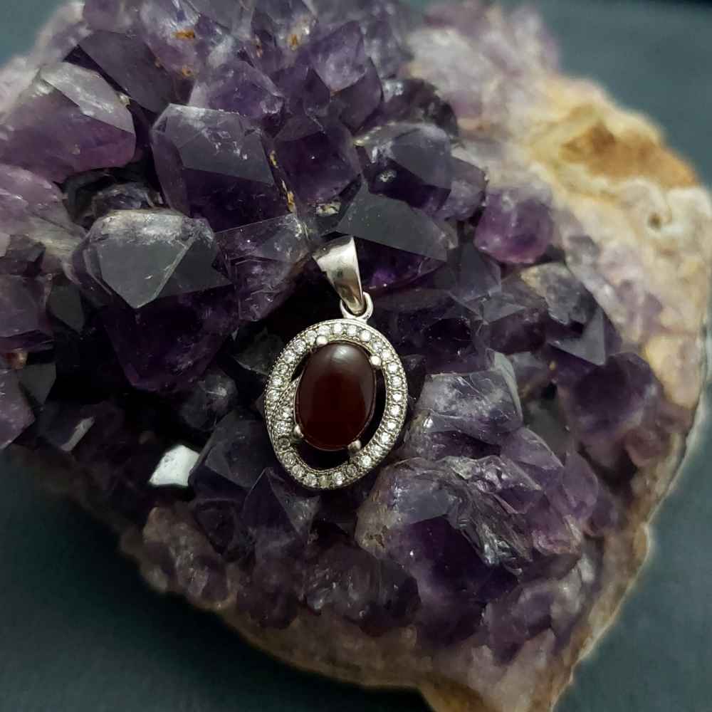 Persischer Silberanhänger im klassischen Stil mit jemenitischem Aqeeq-Edelstein Sorkh