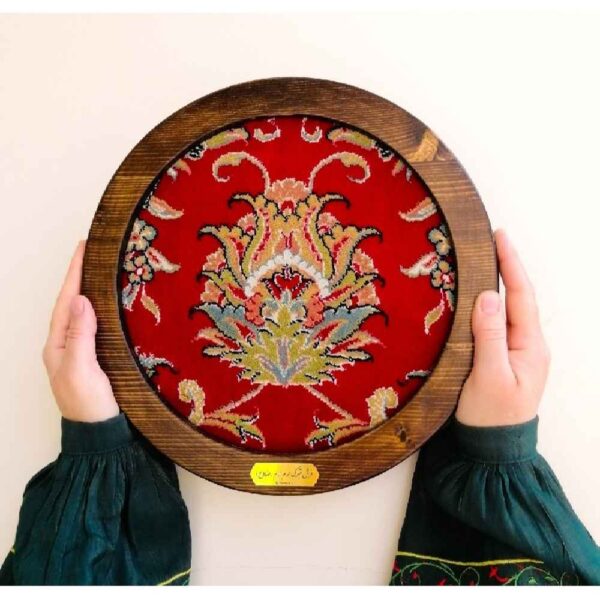 Islamischer Teppichrahmen vom Heiligen Schrein des Imams Reza „Zhivar“