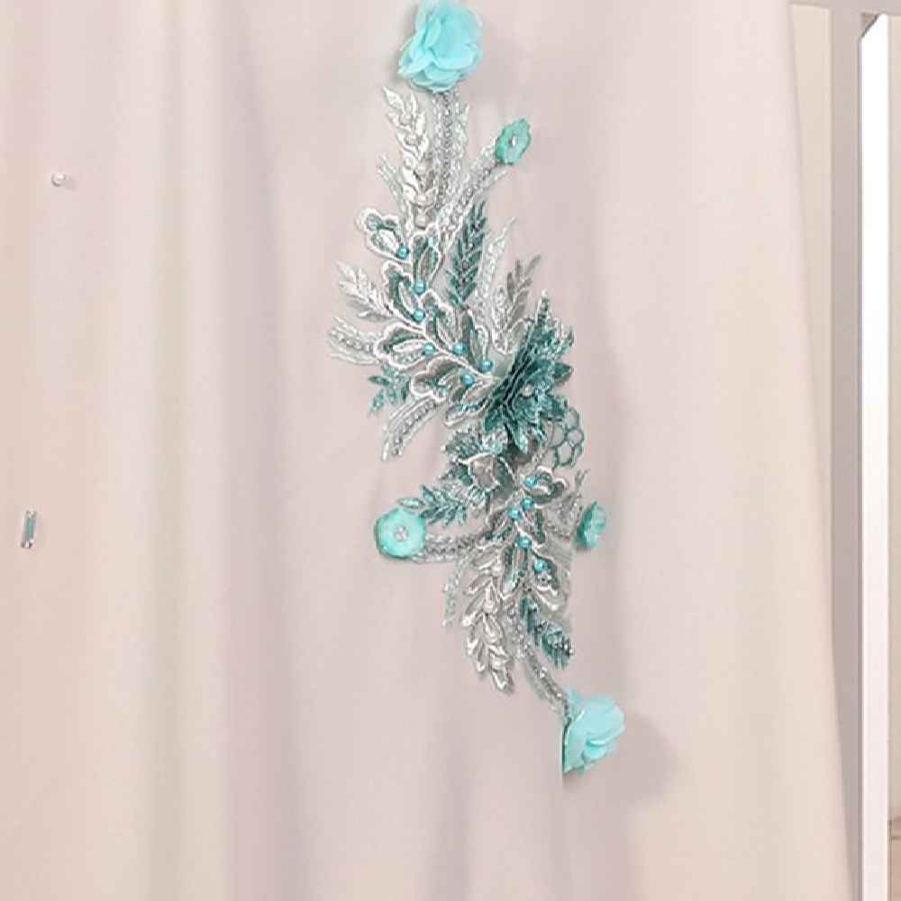 Hochzeits-Chador-Modell der iranischen Braut Sara