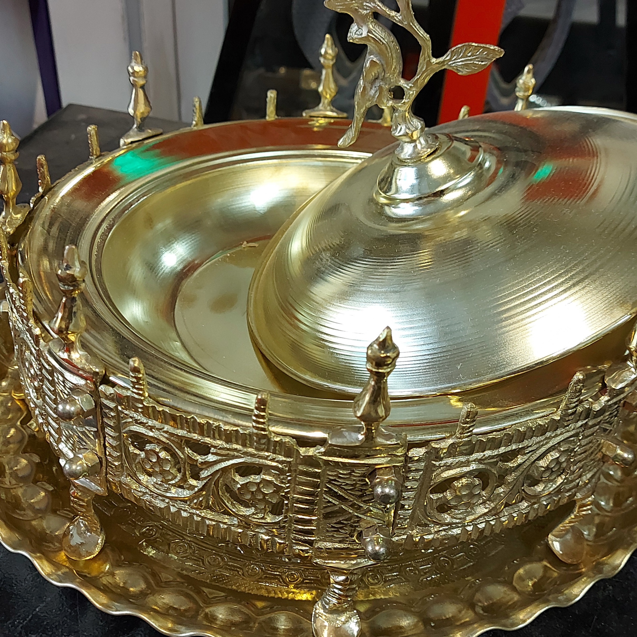 Persischer Manghal Esfand- und Bakhoor-Brenner – Graviertes Messing Engel