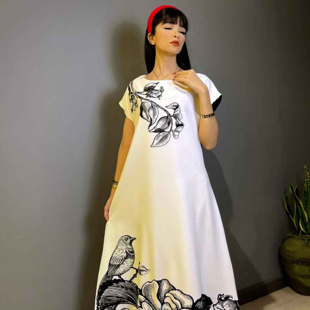 Damen Mode Kleid Modell Hesse Gharib