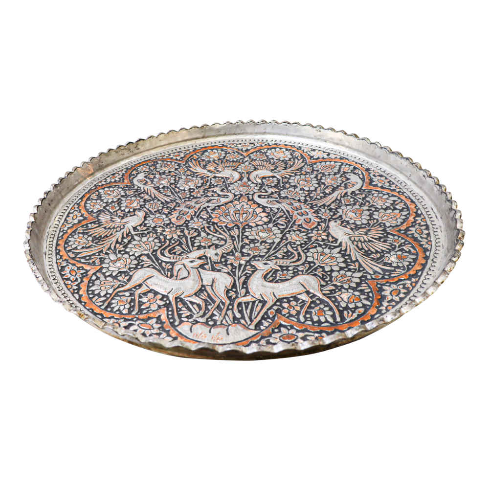Dekoratives Kupfertablett, handgraviert mit persischem Kunsthandwerk und Ahoo-Motiv