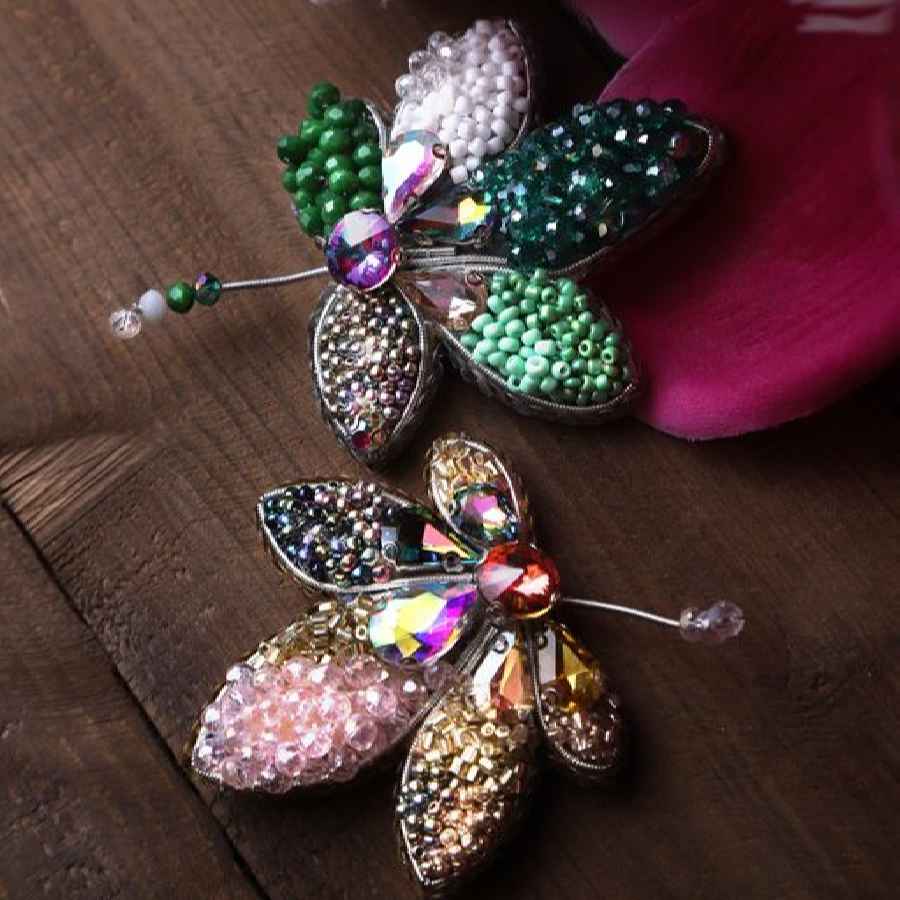 Feminine Handgefertigte Perlen-Broschen-Nadel – Blatt-Design