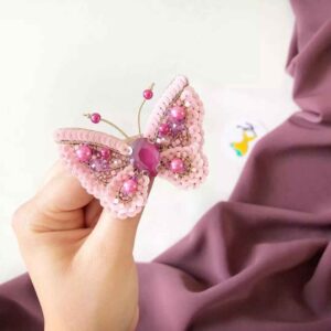 Handgefertigte Feminine Perlen-Broschen-Nadel – Pinkes Schmetterlings-Design