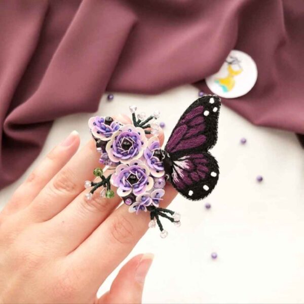 Handgefertigte Feminine Perlen-Broschen-Nadel – Violett-Design