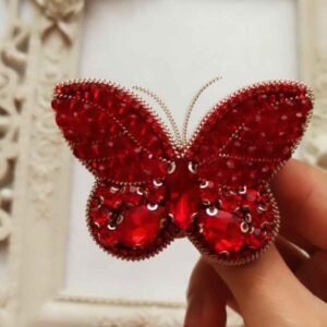 Handgefertigte Feminine Perlen-Broschen-Nadel – Ziba-Design