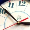 Uhr mit islamischem Design und Salawat-Muster