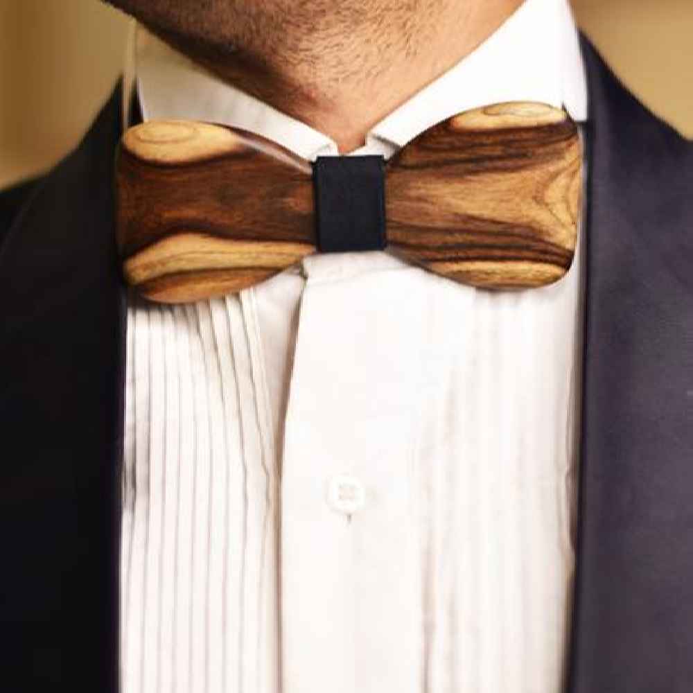 Handgefertigte Holzfliege - Elegantes Modell Voria