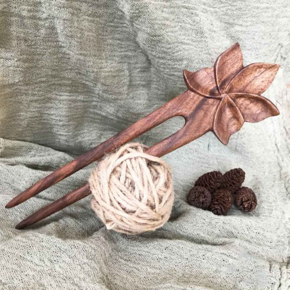 Holz-Haargabel Handgefertigt Matter Lotusblumen-Design Große Größe